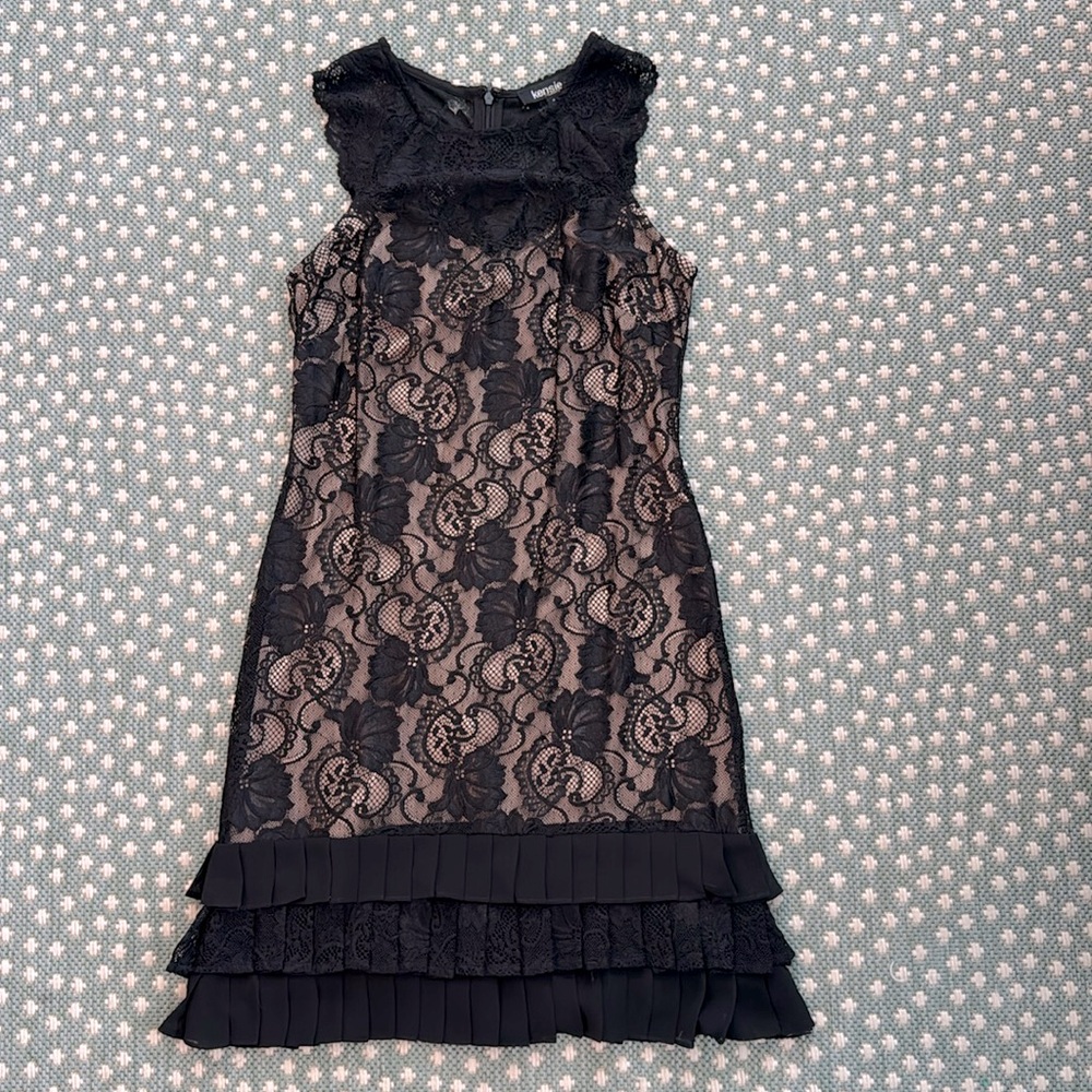 Kensie lace ruffle hem dress, size 4